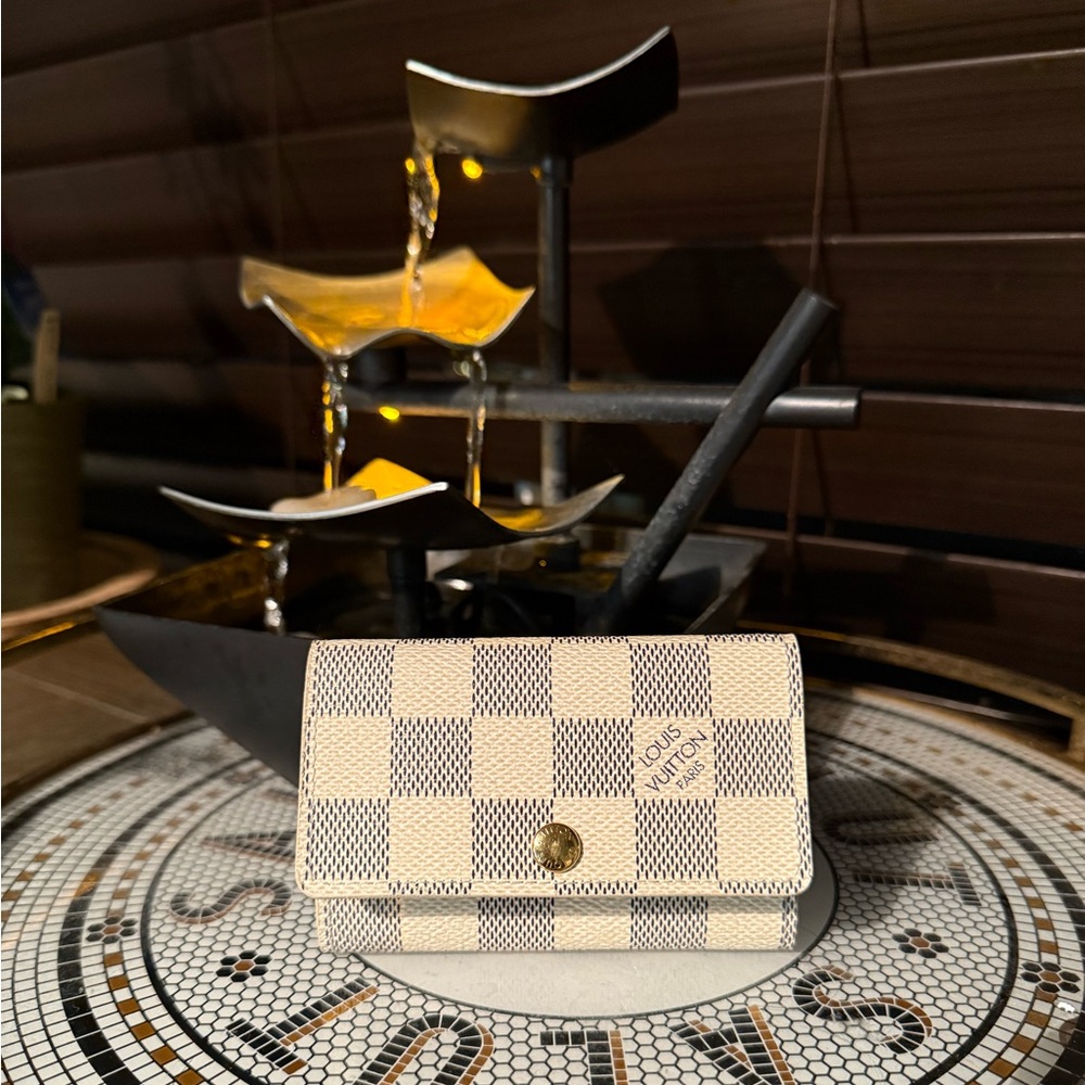 LV demier Azur key holder